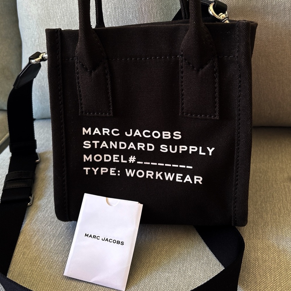 Marc Jacobs
Canvas Standard Supply Tote Bag
